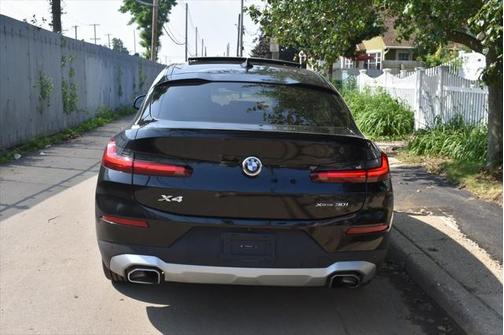 2024 BMW X4 xDrive30i
