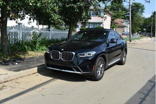 2024 BMW X4 xDrive30i