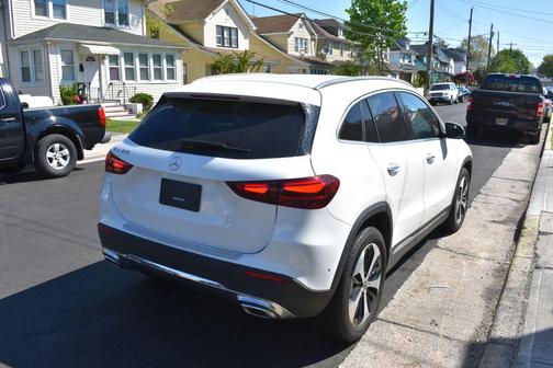 Polar White 2025 Mercedes-Benz GLA 250 4MATIC