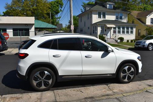 Polar White 2025 Mercedes-Benz GLA 250 4MATIC