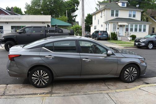 Gun Metallic 2024 Nissan Altima 2.5 SV