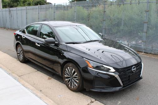 Super Black Clearcoat 2025 Nissan Altima 2.5 SV