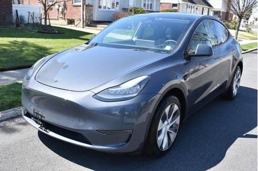 2024 Tesla Model Y Long Range Dual Motor All-Wheel Drive