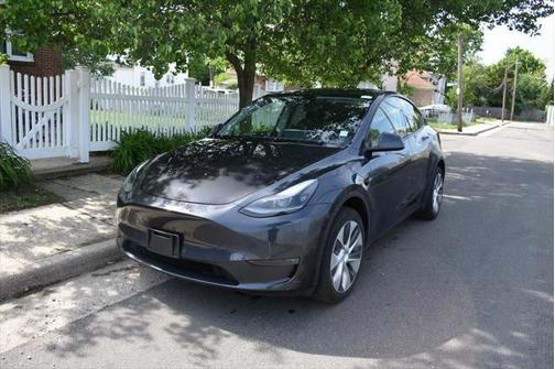 2024 Tesla Model Y Long Range Dual Motor All-Wheel Drive