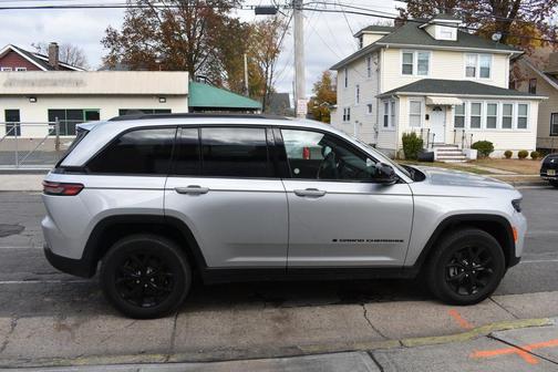 2024 Jeep Grand Cherokee Altitude