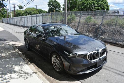 Dark Graphite Metallic 2024 BMW 530 xDrive