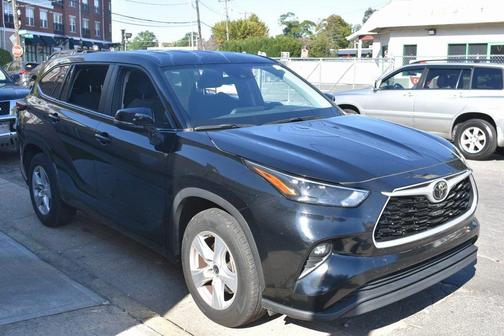 2024 Toyota Highlander LE