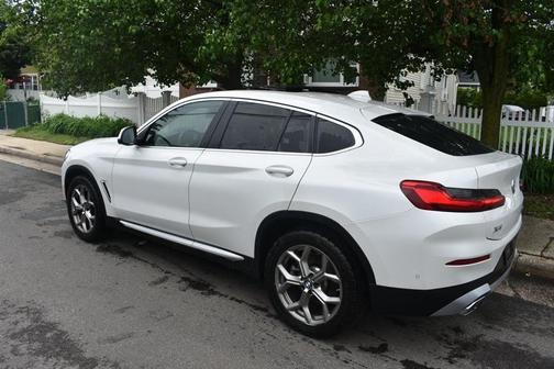 2024 BMW X4 xDrive30i