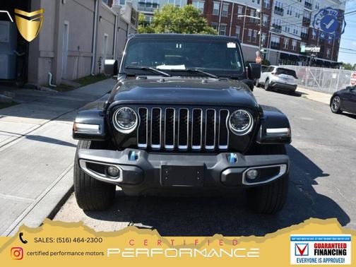 Black Clearcoat 2025 Jeep Wrangler 4-Door Sahara 4x4