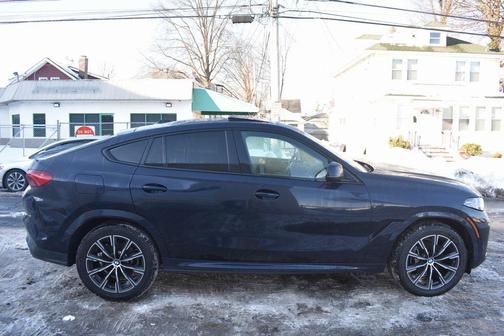 2025 BMW X6 xDrive40i