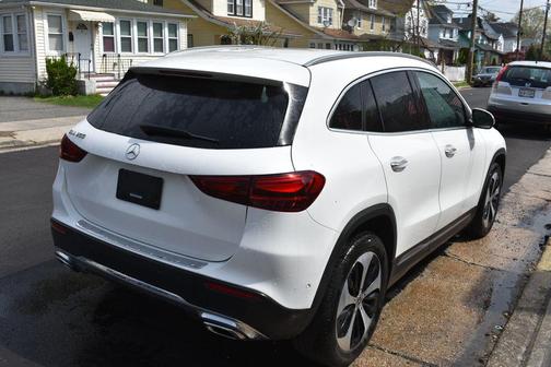 Polar White 2025 Mercedes-Benz GLA 250 4MATIC