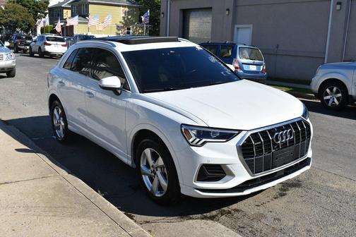 2022 Audi Q3 40 Premium Plus