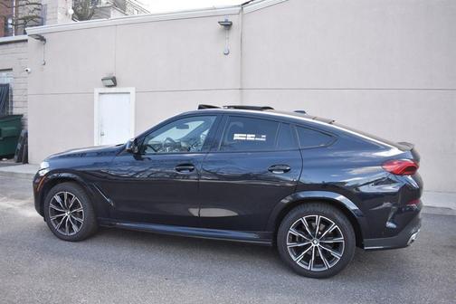 Black Sapphire Metallic 2025 BMW X6 xDrive40i