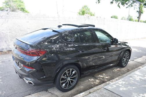 Black Sapphire Metallic 2025 BMW X6 xDrive40i