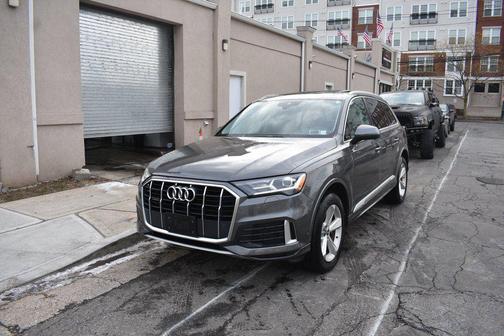 2022 Audi Q7 45 Premium