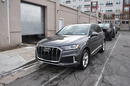 2022 Audi Q7 45 Premium