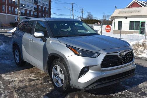 2024 Toyota Highlander LE