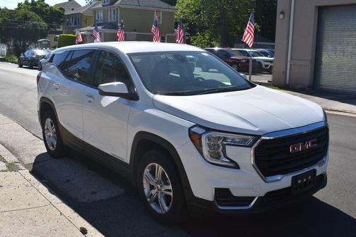 Summit White 2024 GMC Terrain SLE