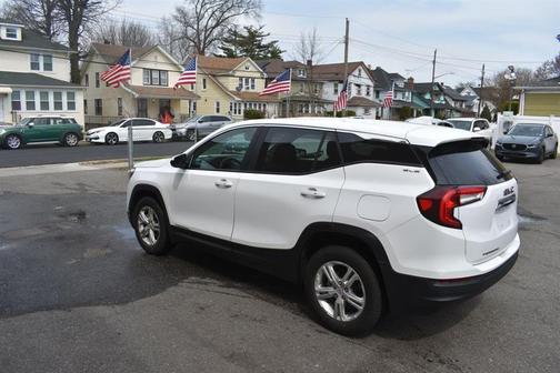 Summit White 2024 GMC Terrain SLE