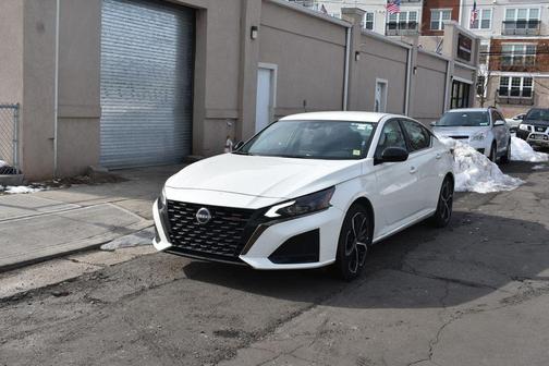 2025 Nissan Altima SR FWD