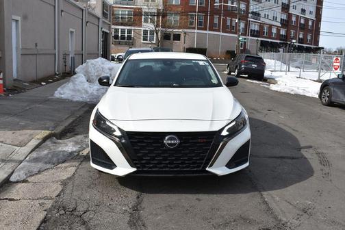 2025 Nissan Altima SR FWD