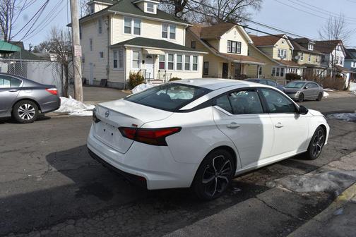 2025 Nissan Altima SR FWD
