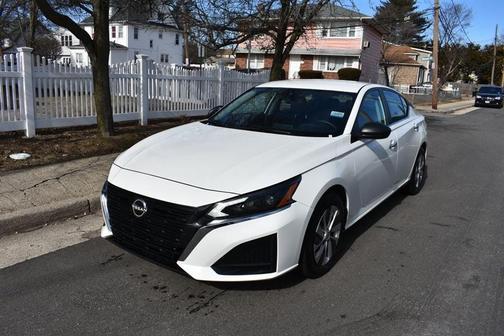 2025 Nissan Altima SR FWD