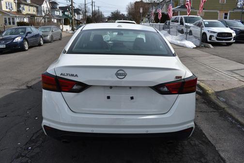 2025 Nissan Altima SR FWD