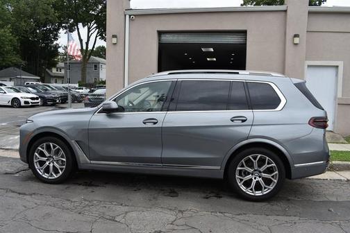Skyscraper Gray Metallic 2025 BMW X7 xDrive40i