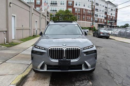 Skyscraper Gray Metallic 2025 BMW X7 xDrive40i
