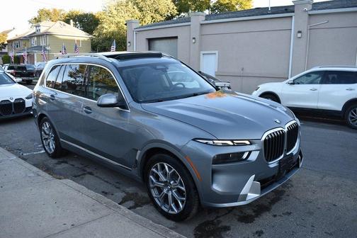 2025 BMW X7 xDrive40i