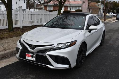 Ice Cap 2024 Toyota Camry LE