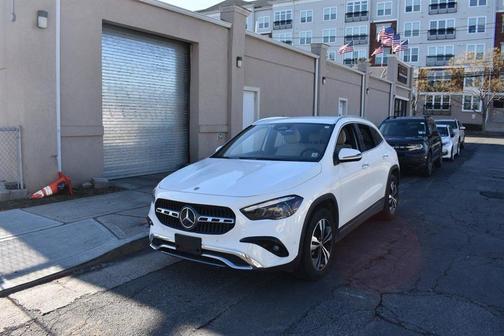 Polar White 2025 Mercedes-Benz GLA 250 4MATIC