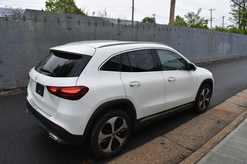 Polar White 2025 Mercedes-Benz GLA 250 4MATIC