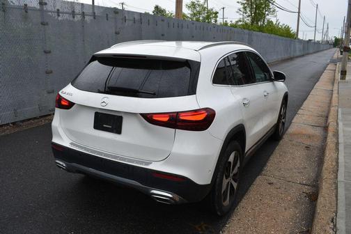 Polar White 2025 Mercedes-Benz GLA 250 4MATIC