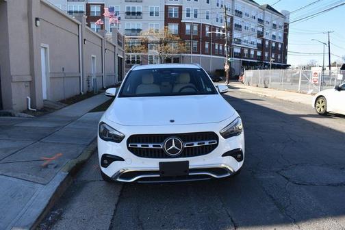 Polar White 2025 Mercedes-Benz GLA 250 4MATIC