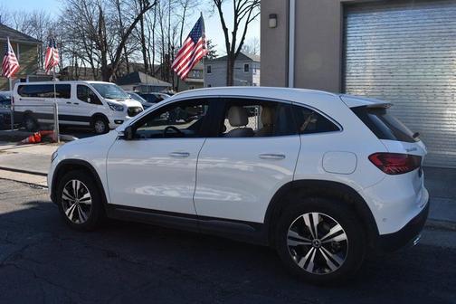 Polar White 2025 Mercedes-Benz GLA 250 4MATIC