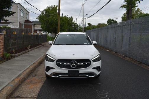 Polar White 2025 Mercedes-Benz GLA 250 4MATIC