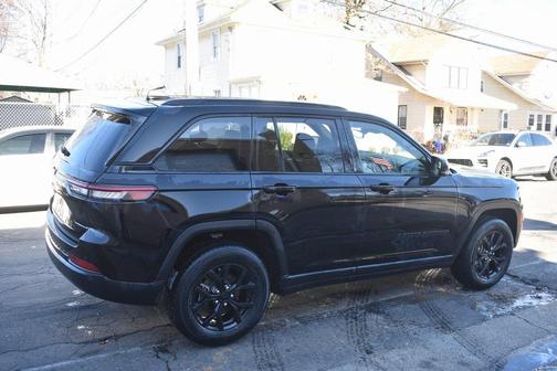 2024 Jeep Grand Cherokee Altitude