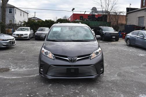 2019 Toyota Sienna XLE