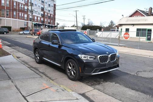 2023 BMW X4 xDrive30i