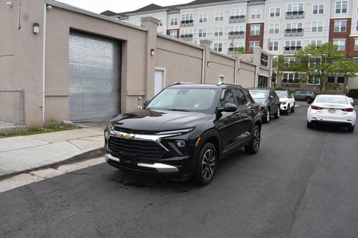 Mosaic Black Metallic 2025 Chevrolet Trailblazer LT