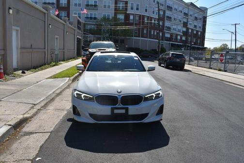 Alpine White 2024 BMW 330 330i