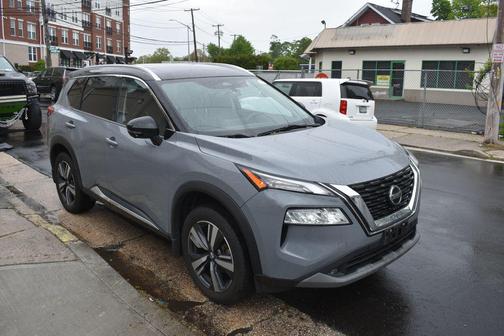 Boulder Gray Pearl/Super Black 2021 Nissan Rogue SL
