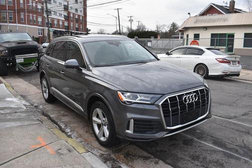 2022 Audi Q7 45 Premium