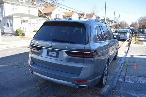 2025 BMW X7 xDrive40i