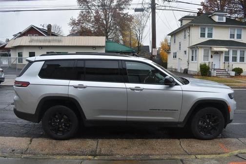 2024 Jeep Grand Cherokee L Altitude