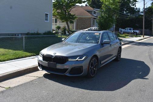 Skyscraper Gray Metallic 2023 BMW 530e Base