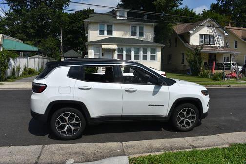 Bright White Clearcoat 2025 Jeep Compass Limited