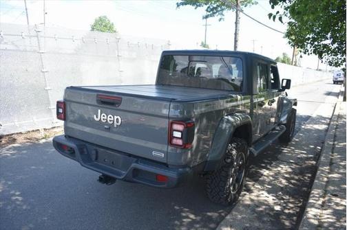2022 Jeep Gladiator Overland